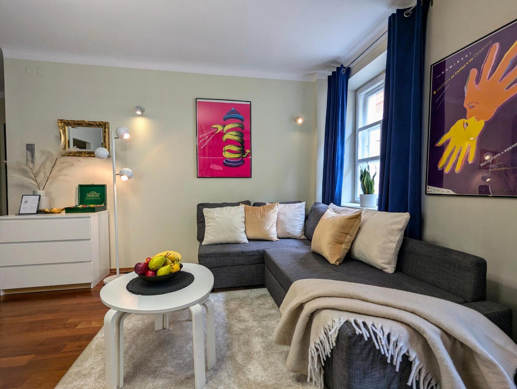Bella Luna Luxury - Spacious 1br In Old Town Apartment *